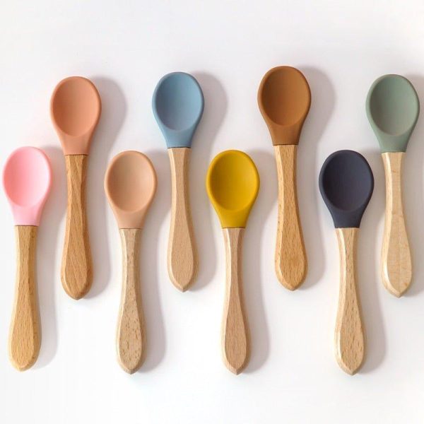 Silicon spoon for baby with rustic texture
